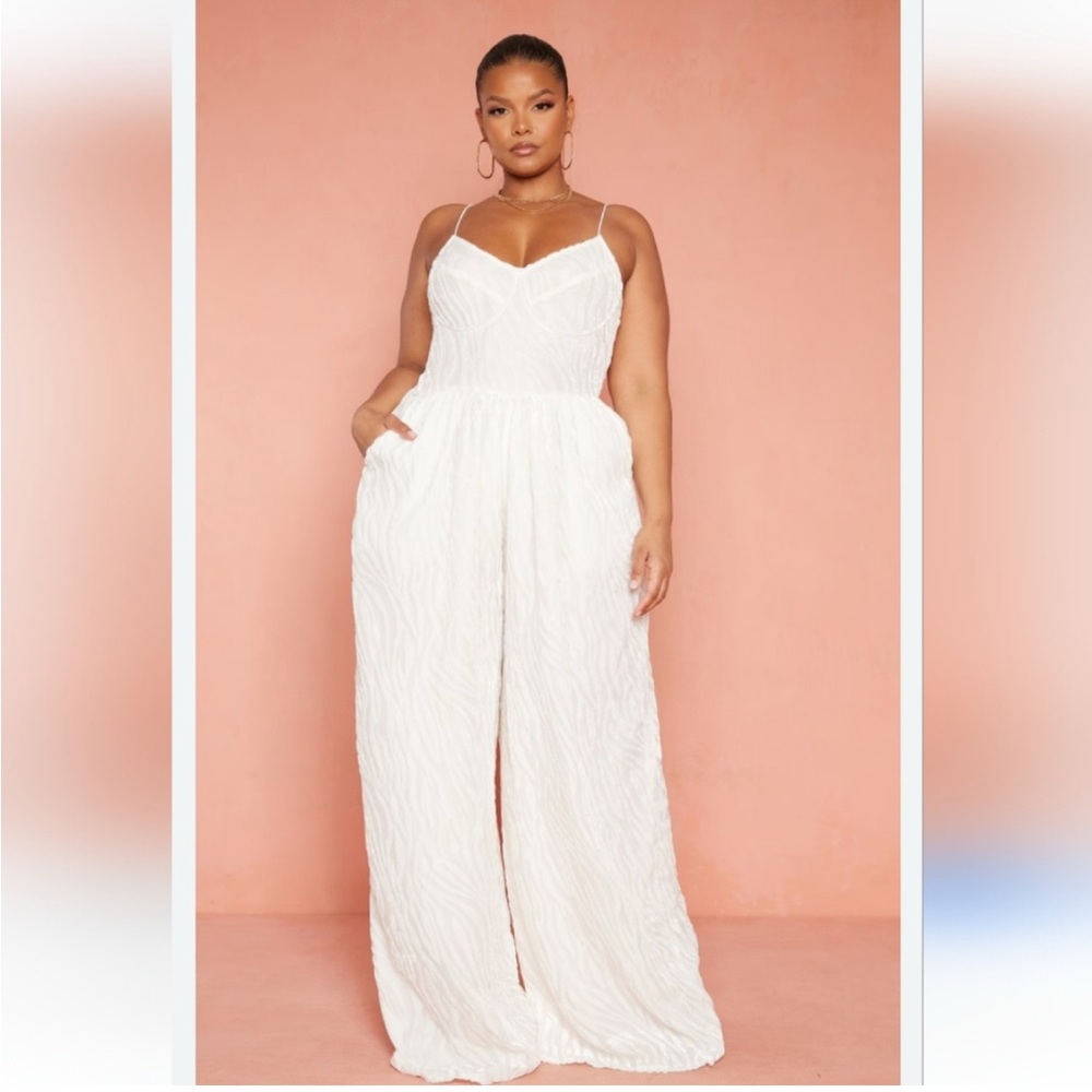 PrettyLittleThing White Jumpsuit with Sweetheart Neckline and Wide-Leg Pants
